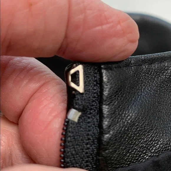 Danier Black Italian Leather Maxi  Skirt, Fully Lined, Kick Slit - Picture 10 of 11